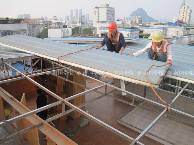 为防水隔热楼顶住户在房顶违规建了一个“休闲套间”规格还蛮高米乐m6(图4)