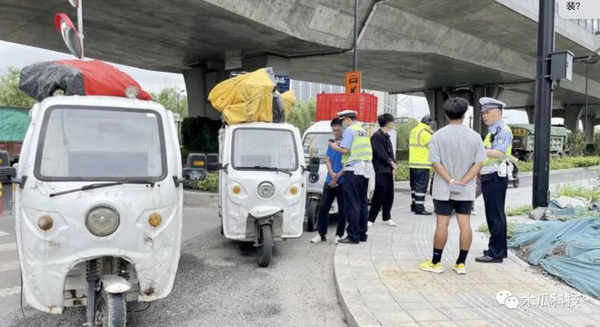 9博体育杭州开始抓了！骑白牌电动车上路、改装电池调速统统扣车罚款(图4)